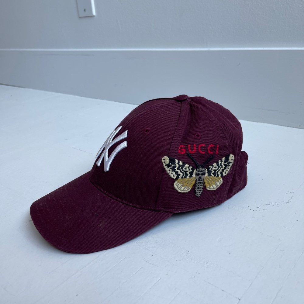 GUCCI - NY Yankees Embroidered Butterfly Baseball Cap (Burgundy)